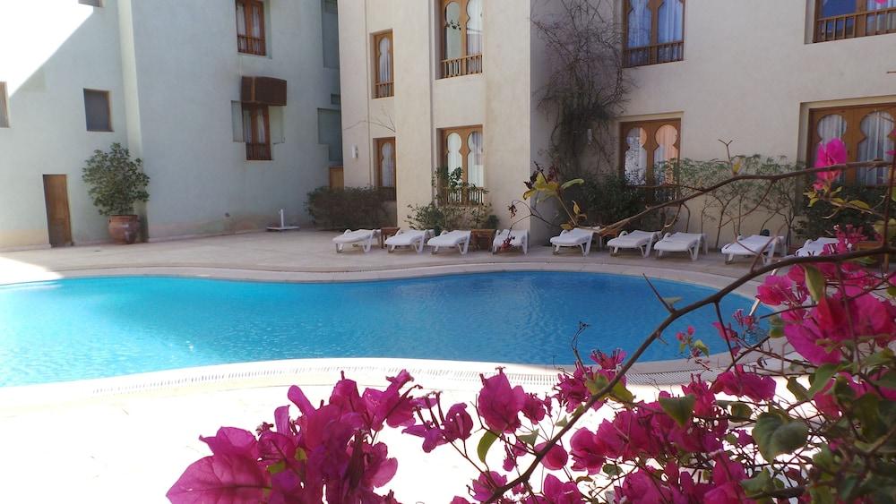 Turtle'S Inn Hotel Hurghada Bagian luar foto