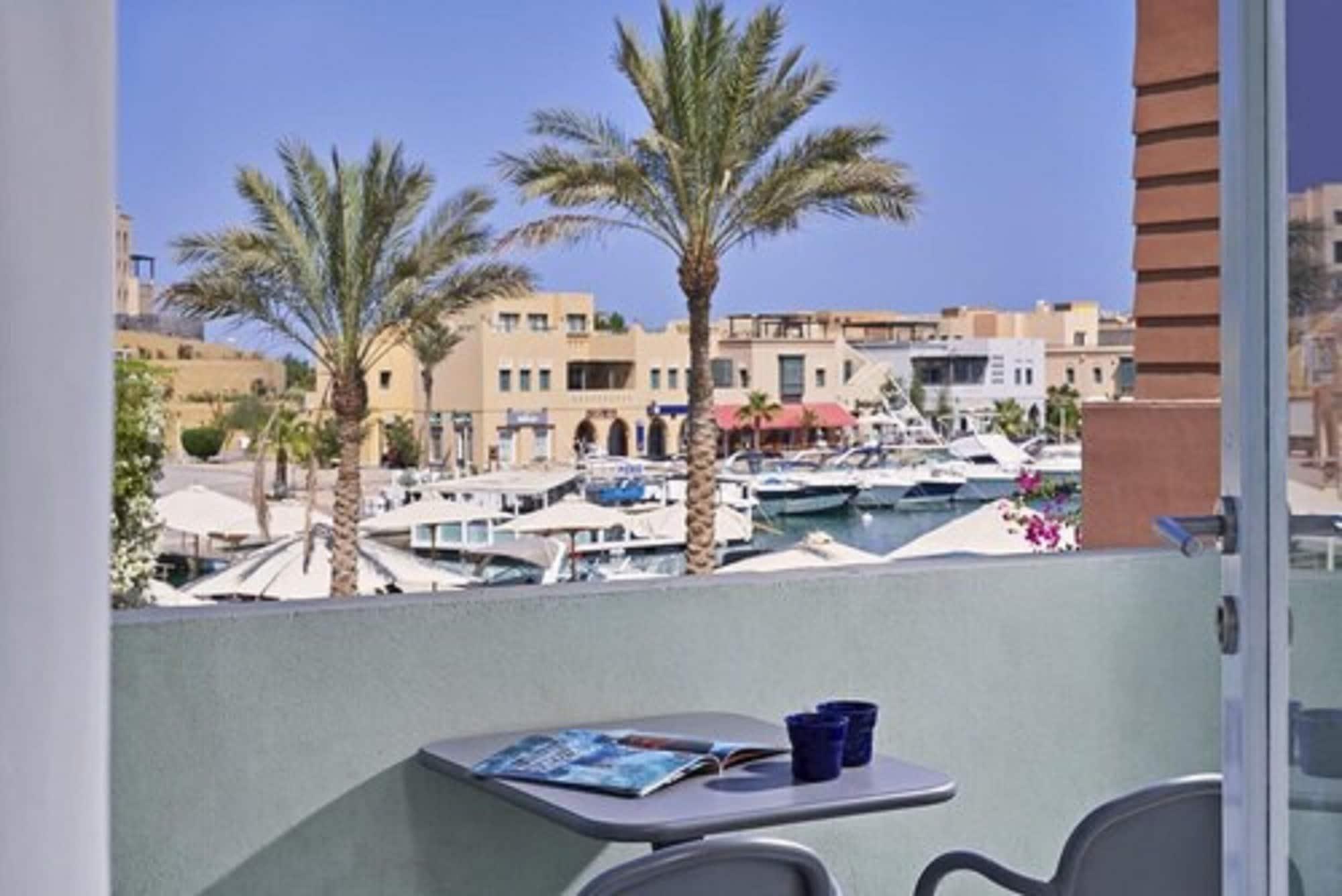 Turtle'S Inn Hotel Hurghada Bagian luar foto