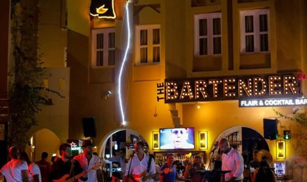 Turtle'S Inn Hotel Hurghada Bagian luar foto
