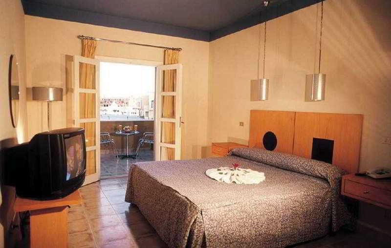 Turtle'S Inn Hotel Hurghada Bagian luar foto