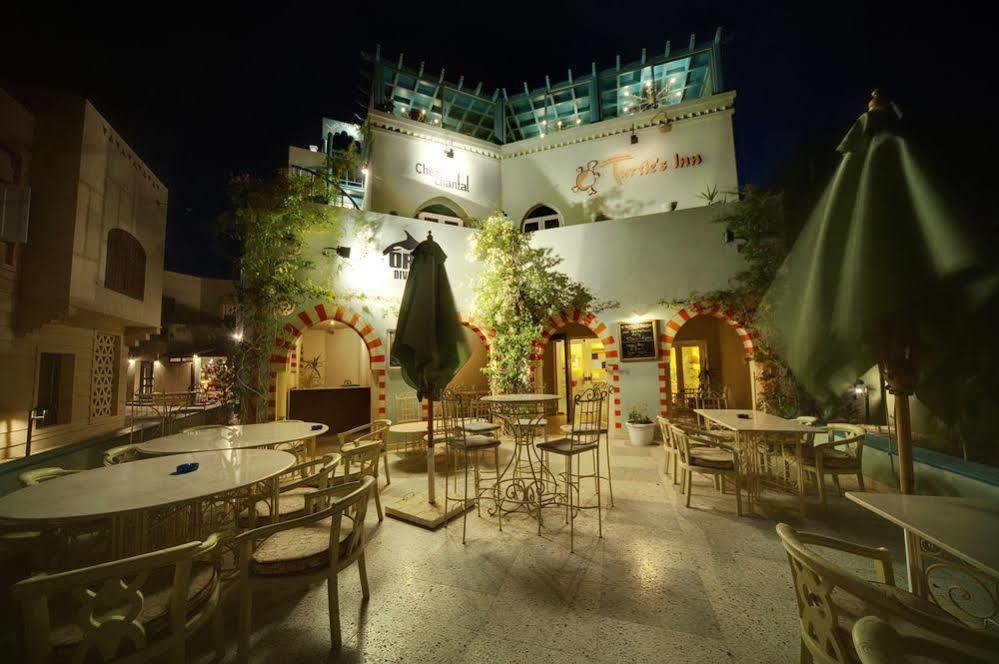 Turtle'S Inn Hotel Hurghada Bagian luar foto